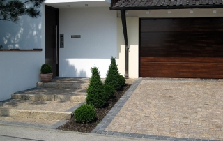 Garageneinfahrt aus Kalkstein