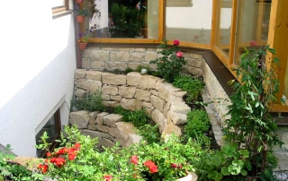 Naturstein Mauern Terrassen Wege